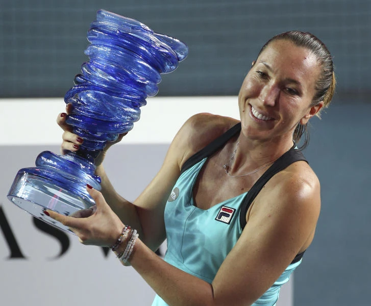 Jankovic battles to victory in Hong Kong Open
