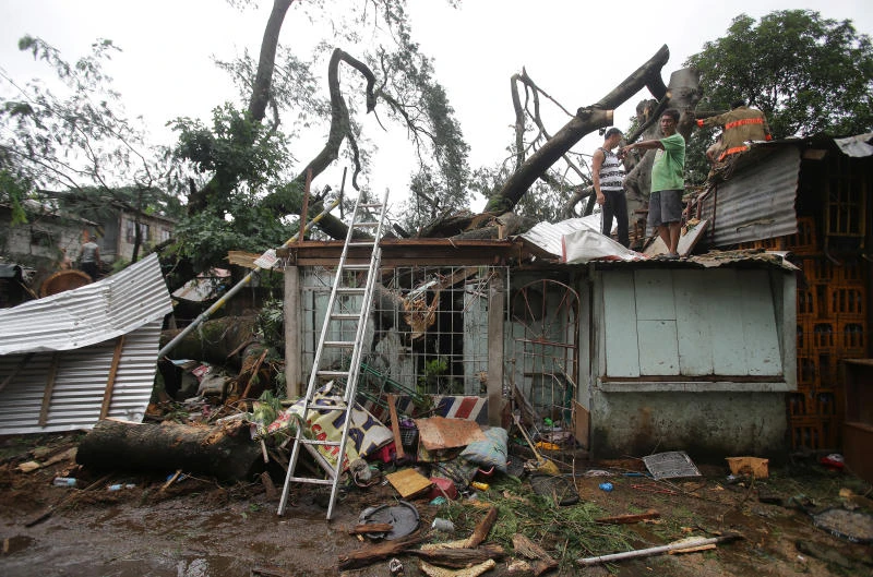 Typhoon Koppu leaves 16 dead in Philippines, strands thousands