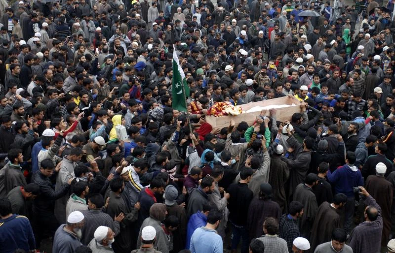 Teen’s death in Indian Kashmir mob attack sets off protests