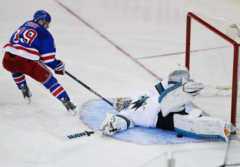 Raanta stops 22 shots as Rangers beat Sharks 4-0