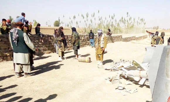 Afghans flee as Taliban threaten southern city