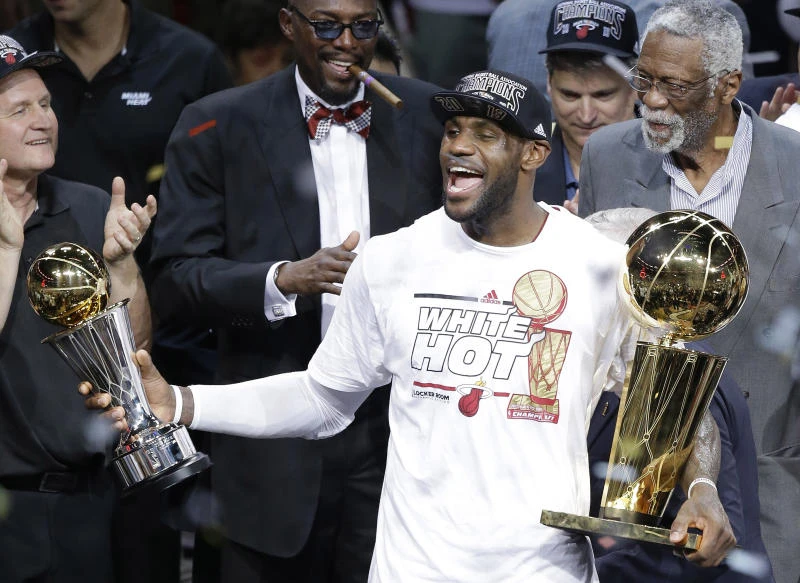 NBA GMs predict James will lead Cavs to title this season
