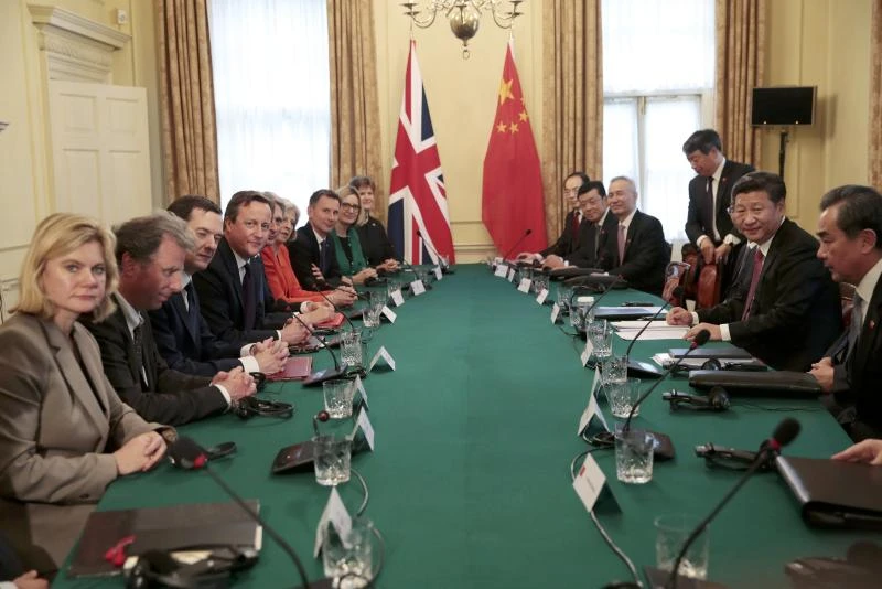 China’s Xi says goodbye to queen, set for talks with Cameron