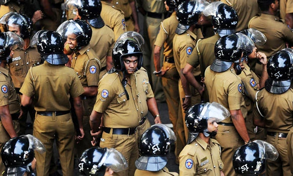 Sri Lanka detains soldiers over missing cartoonist