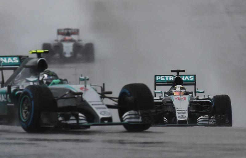 Rosberg snares US pole after rain-hit qualifying