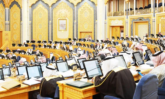 Shoura finds universities lag behind in research