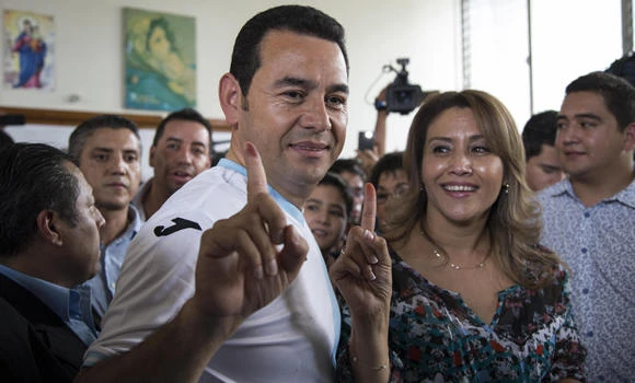 Corruption-weary Guatemalans elect comedian as president