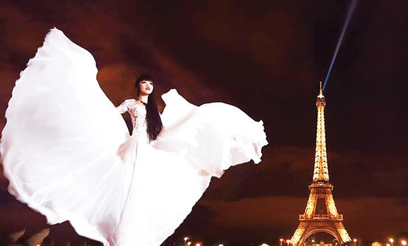 Saudi designer joins ‘catwalk on the river’ in Paris