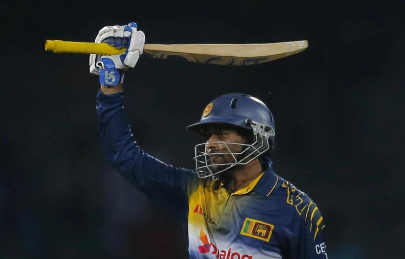 Dilshan shines as Sri Lanka win rain-hit ODI