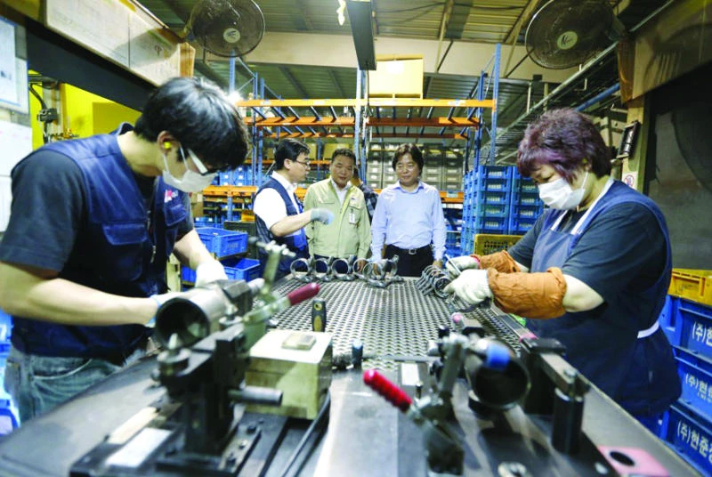 Asia’s factories struggle as global demand peters out