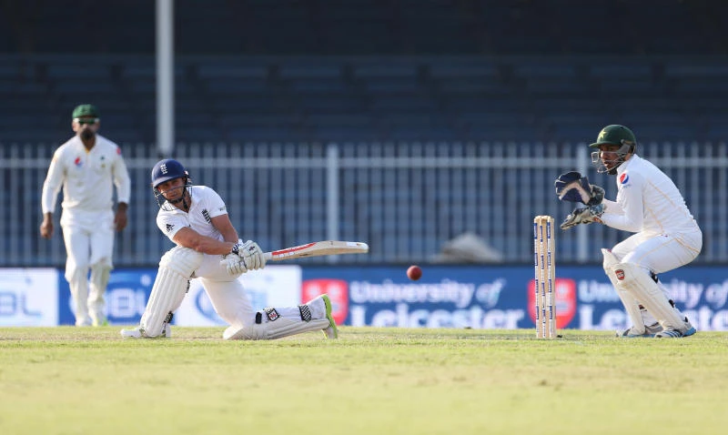 Taylor’s maiden fifty keeps England in hunt