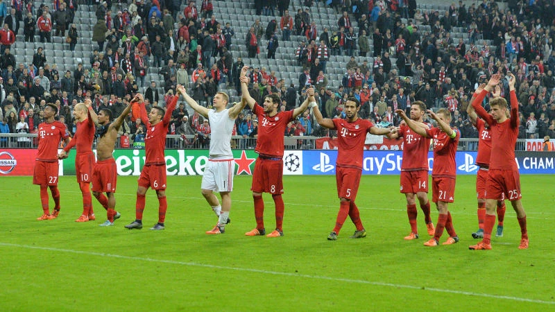Bayern hammers Arsenal; Chelsea secures welcome win