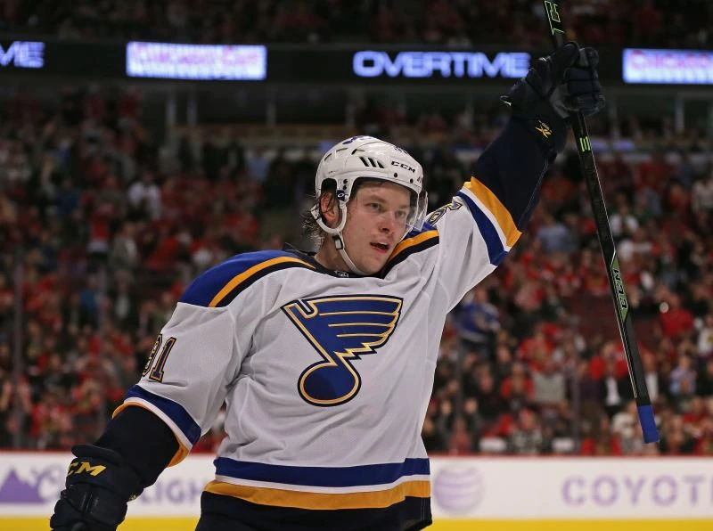 Tarasenko scores in OT to lift Blues past Blackhawks, 6-5