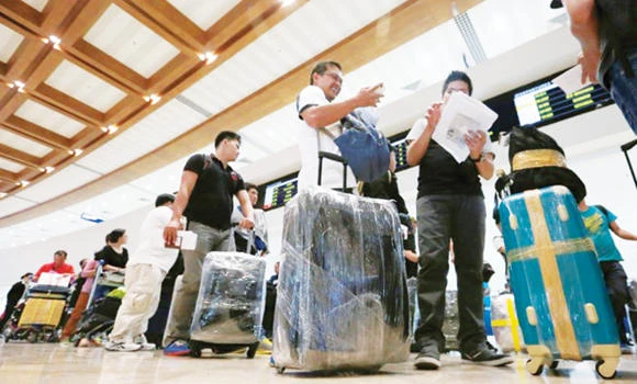 ‘Extortion tactics’ at Manila airport angers expats