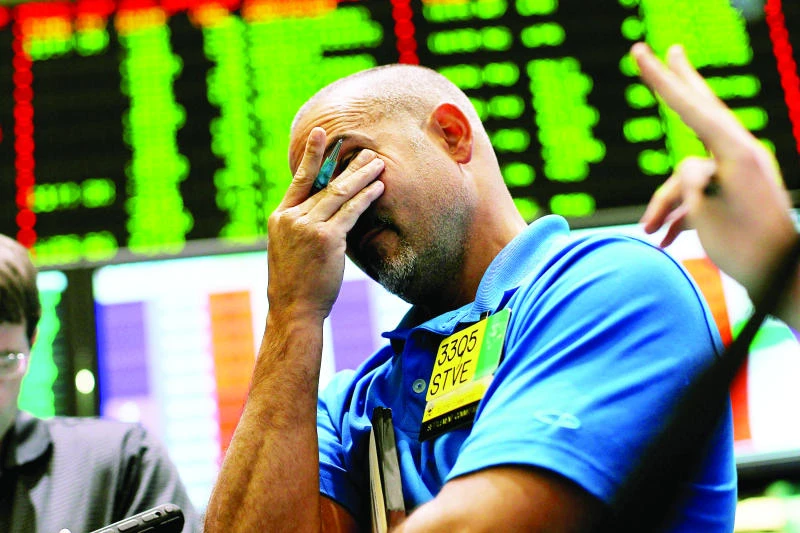 Rising dollar puts pressure on oil prices