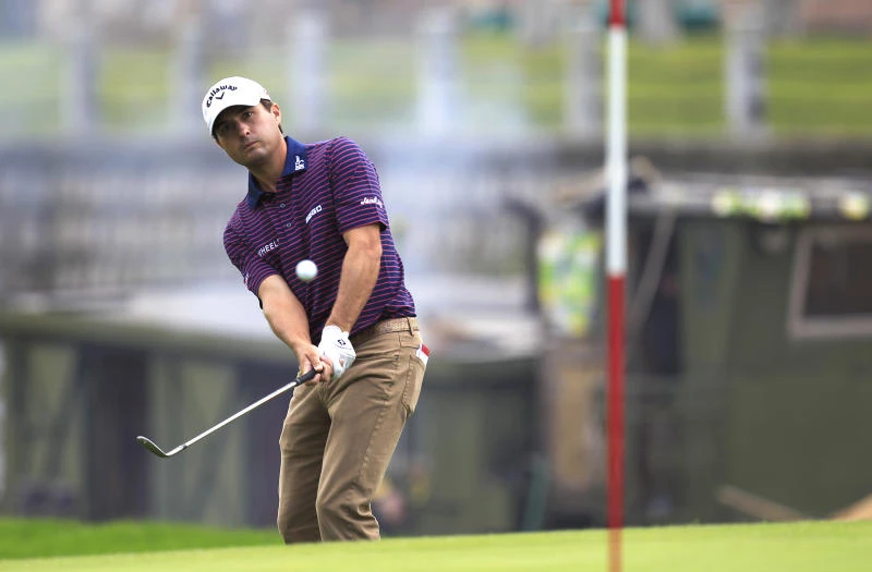 ’Flat’ McIlroy falls back as Kisner streaks ahead
