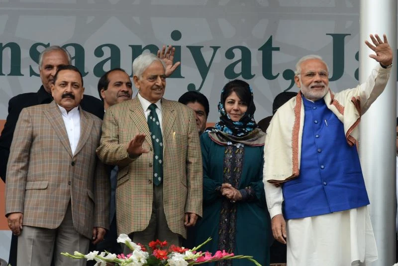 Indian PM promises $12bn in aid for Kashmir