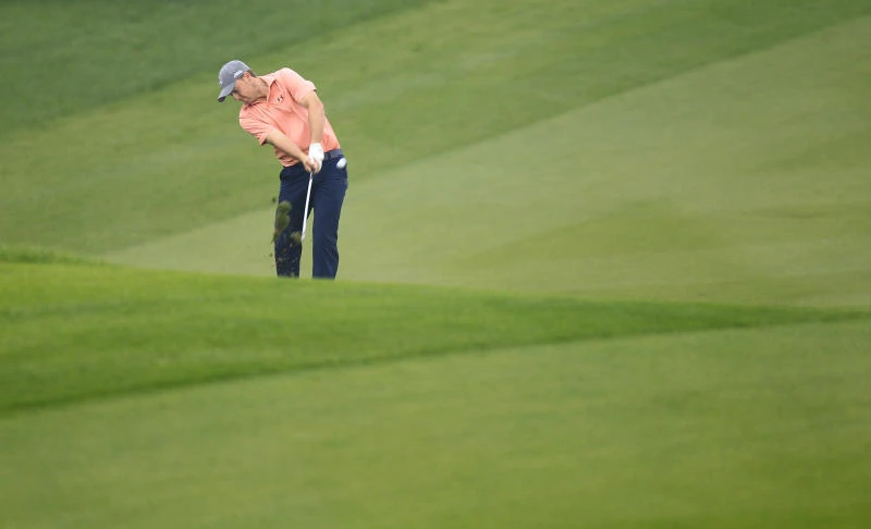 Kisner under pressure as Li, Spieth make moves