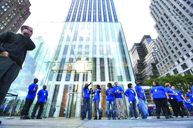 Apple defeats US class action lawsuit over bag searches