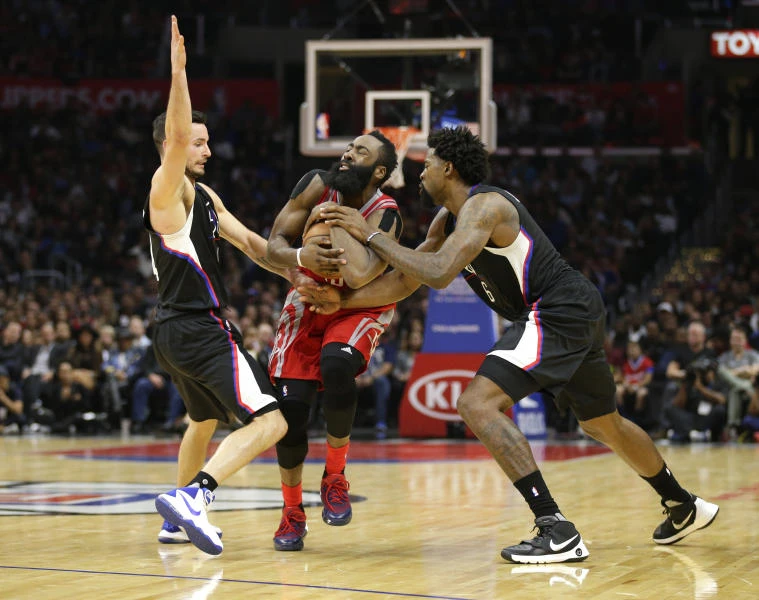 Harden crosses 40 again as Rockets win at Clippers