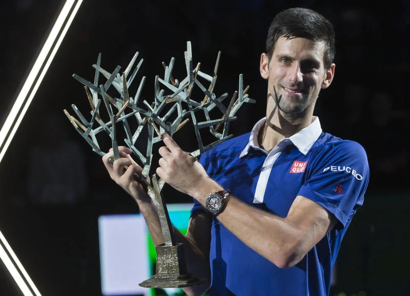 Djokovic dominates Murray for 6th Masters title in Paris