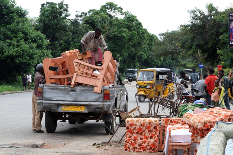 Rwanda president
warns of genocide
in crisis-hit Burundi