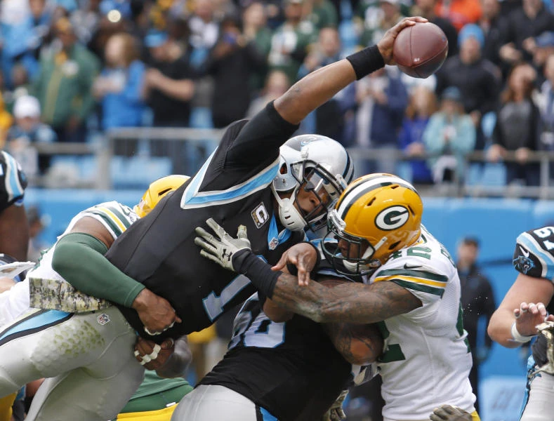 Panthers run streak to 8 games vs. Packers
