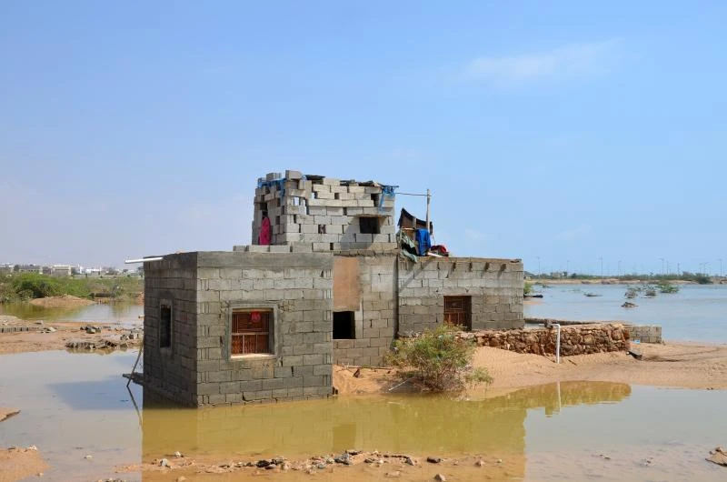 Panic as Yemen’s island battered by new cyclone