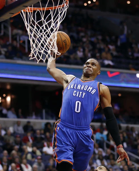 Durant hurt but Westbrook triple-double lifts Thunder
