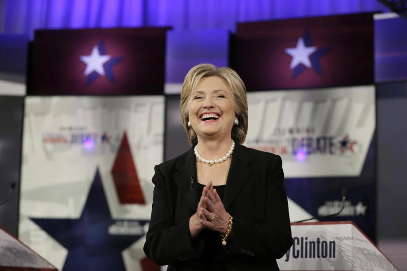 Hillary Clinton urges war on violent extremism, not Muslims