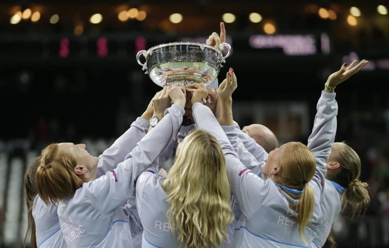 Defending champ Czechs trumps Russia to clinch Fed Cup