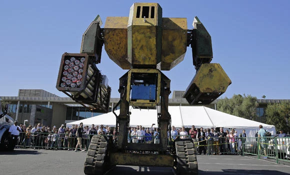 US startup challenges Japan to giant robot battle