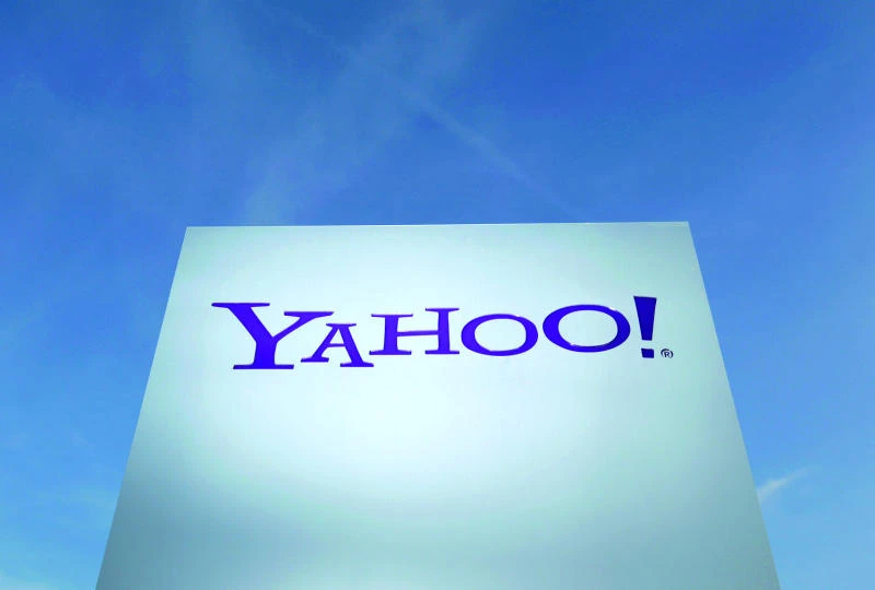 Pressure for Yahoo turnaround puts squeeze on Mayer