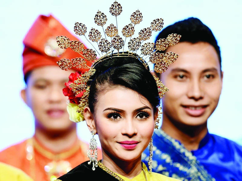 Southeast Asia creates economic community, but challenges remain