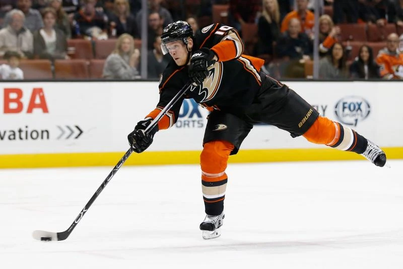 Anaheim wins 21st straight home game against Calgary