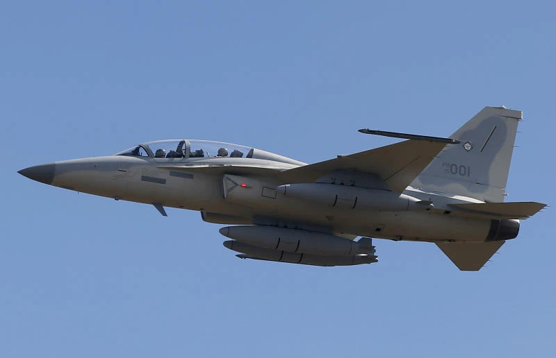 Philippines shopping for arms to beef up maritime security