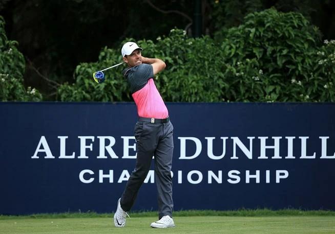 Schwartzel has lead cut at Dunhill Championship