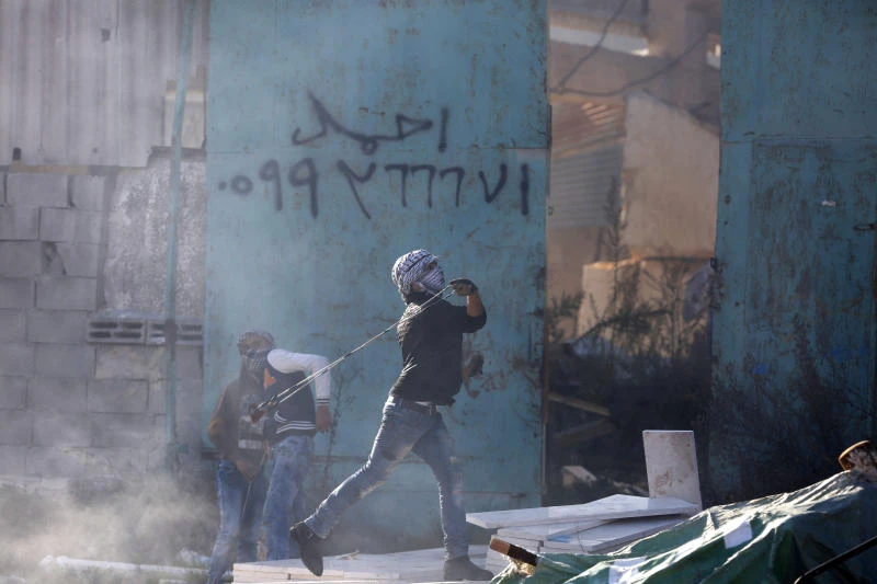 Army: 2 Palestinians killed after stabbing Israeli soldier