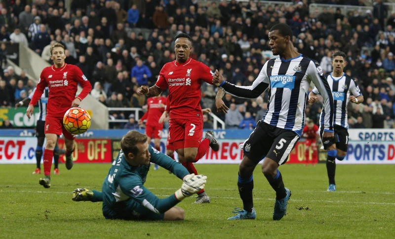 Wijnaldum and Newcastle halt Liverpool surge