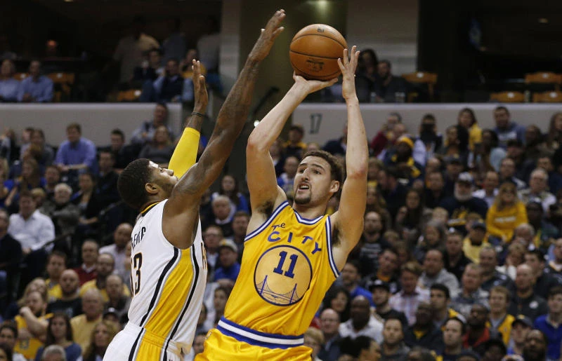 Warriors use fast start to down Pacers and climb to 23-0