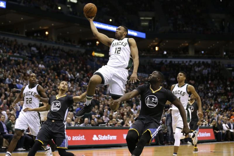 Warriors streak ends with 108-95 loss to Bucks