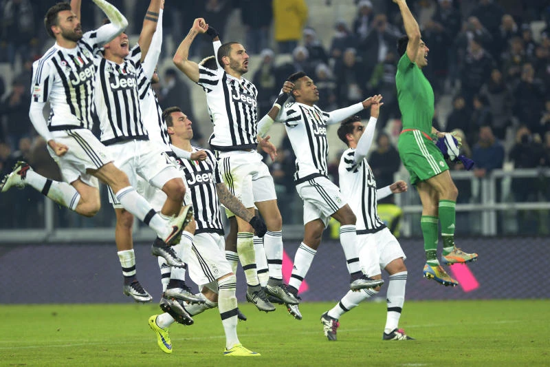 Mandzukic, Dybala strike late as Juve stuns Viola