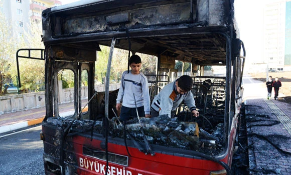 25 killed; Erdogan vows to annihilate Kurd militants