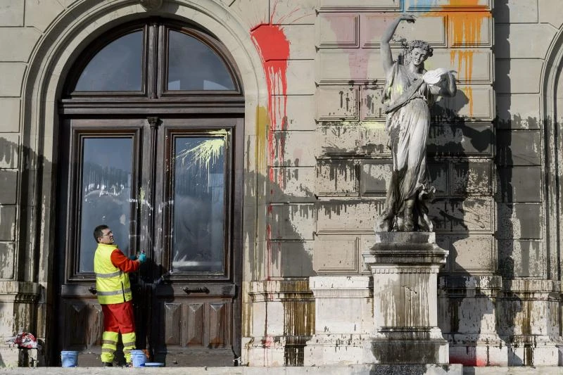 Protesters trash downtown Geneva