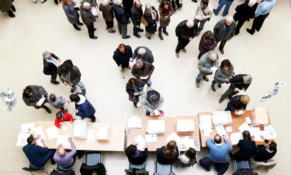 Spaniards vote in unpredictable national election