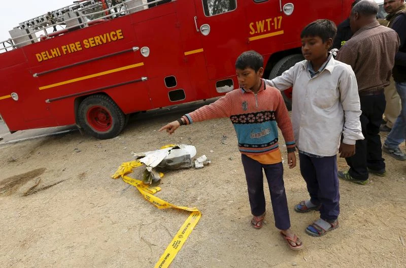 10 dead as chartered plane crashes in India