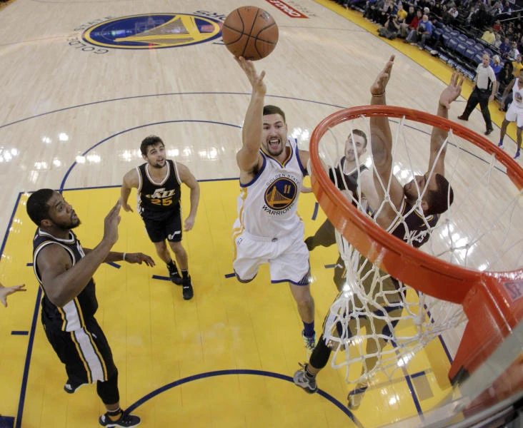Warriors win at home yet again, beat Jazz 103-85