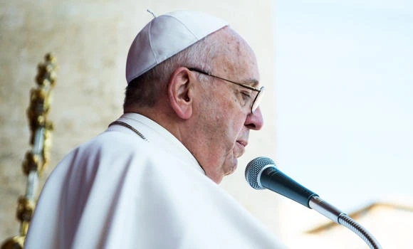 Pope urges help for stranded Cuban migrants in C. America