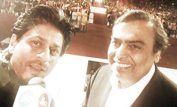’Clone’ tweets by Bollywood celebs spark Twitter outrage