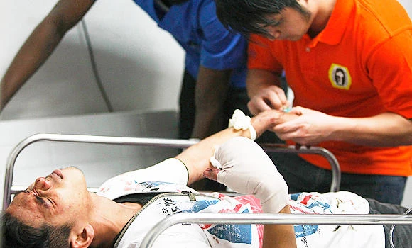 Firecrackers leave 1 dead, 380 injured in Philippines